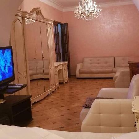 Apartment Irma Rustaveli 57 Batumi Zewnętrze zdjęcie