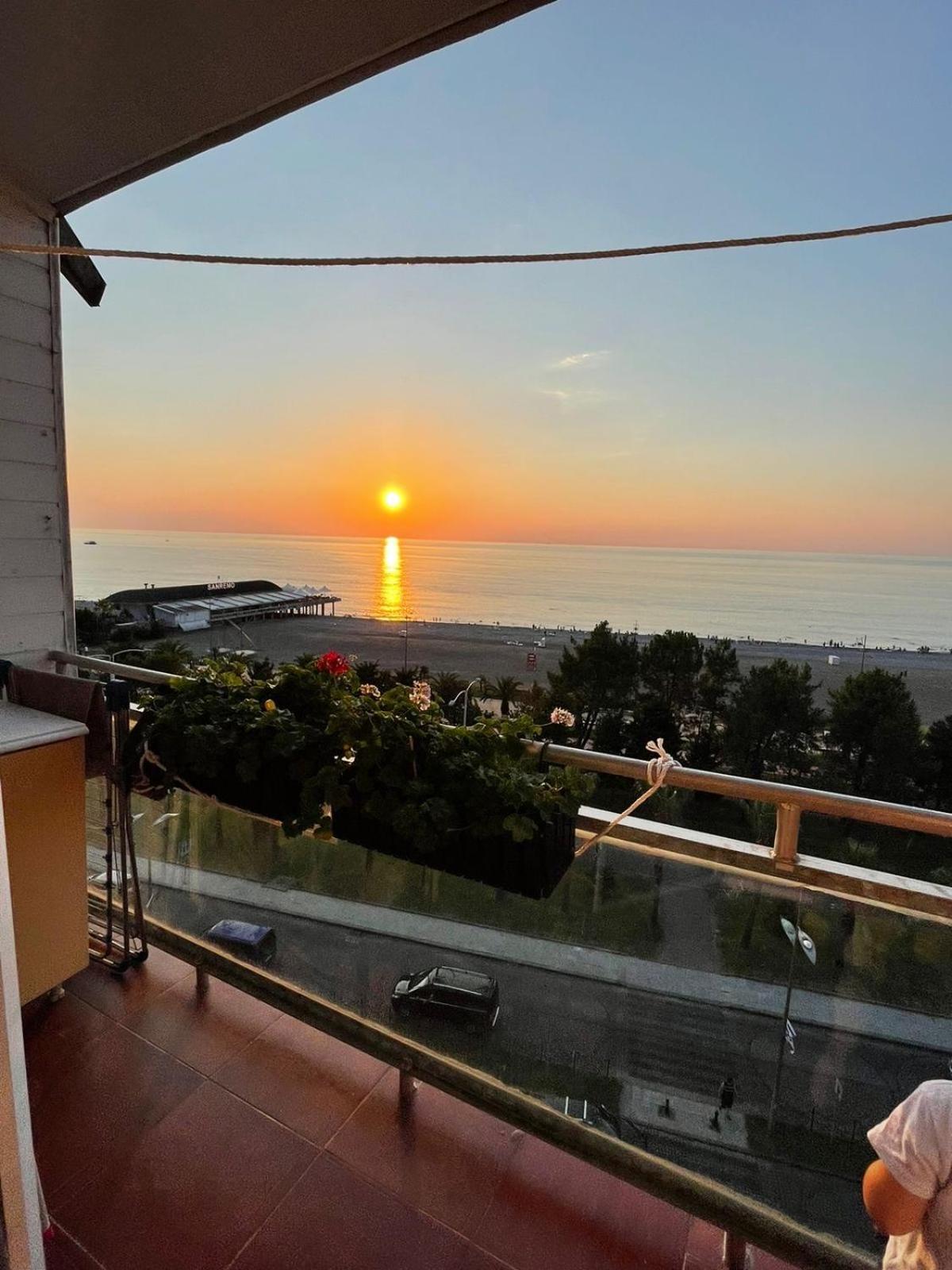 Apartment Irma Rustaveli 57 Batumi Zewnętrze zdjęcie