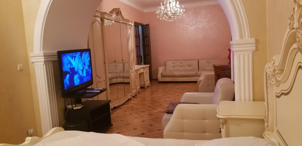 Apartment Irma Rustaveli 57 Batumi Zewnętrze zdjęcie